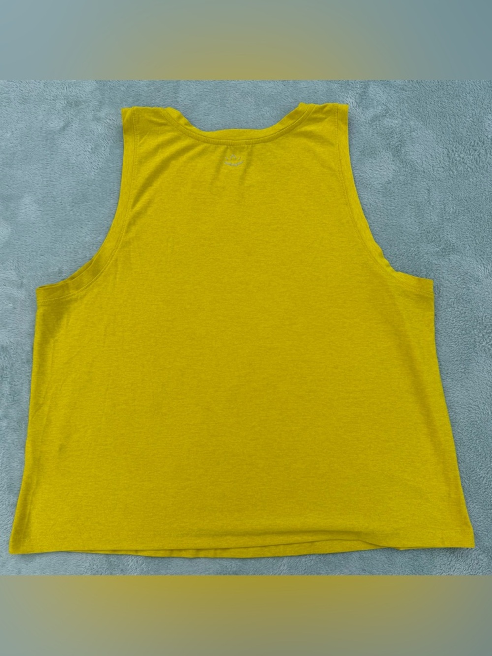 Beyond Yoga featherweight rebalance tank - Picture 2 of 4